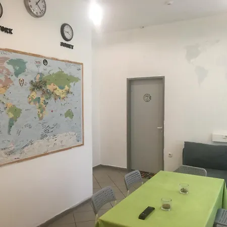 East Side Hostel *