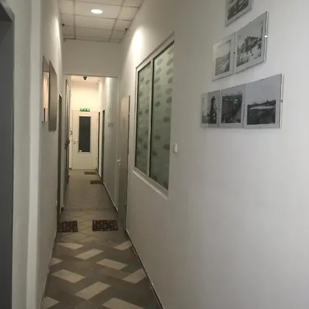Hostel East Side